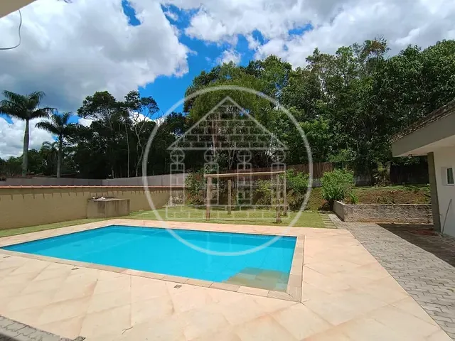 Casa com 820m² 4 quartos e 5 banheiros, à venda ou para alugar, no bairro Fazenda da Ilha em Embu-Guaçu