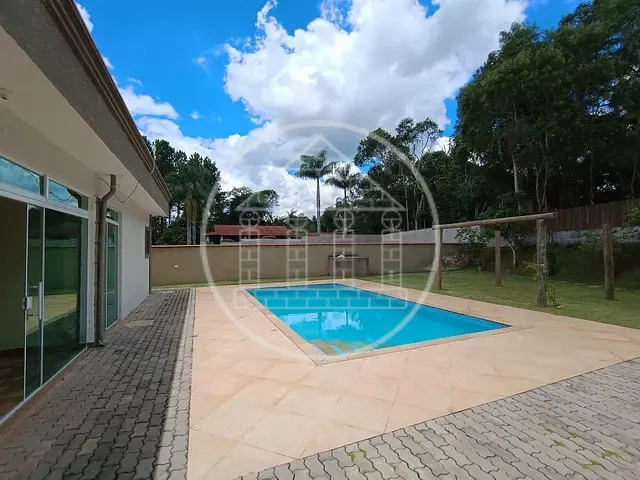 Casa com 820m² 4 quartos e 5 banheiros, à venda ou para alugar, no bairro Fazenda da Ilha em Embu-Guaçu