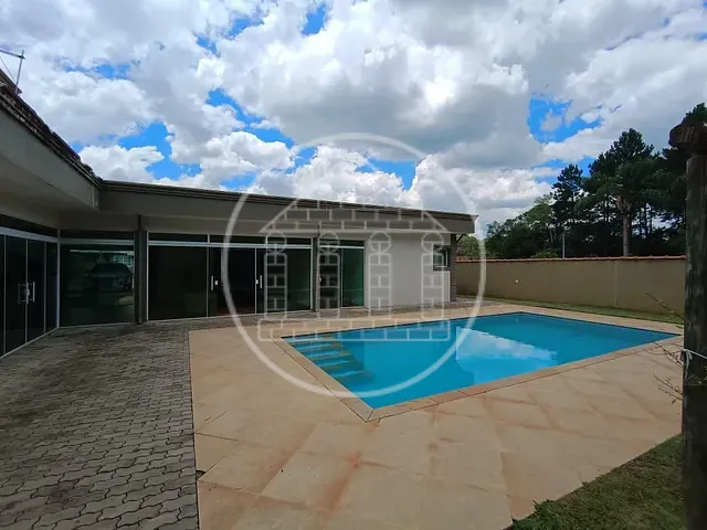 Casa com 820m² 4 quartos e 5 banheiros, à venda ou para alugar, no bairro Fazenda da Ilha em Embu-Guaçu