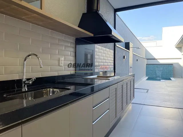 Casa com 240m² 3 quartos e 5 banheiros, à venda, no bairro Jardim Bréscia em Indaiatuba