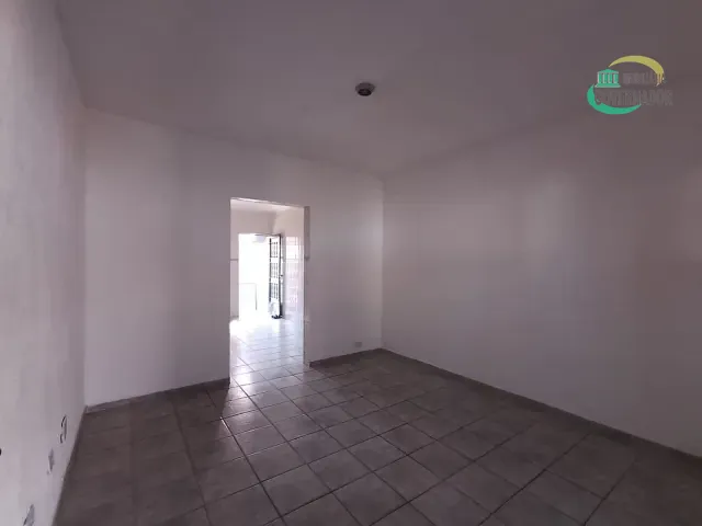 Casa 2 quartos e 1 banheiro, para alugar, no bairro Jardim Paulicéia em Campinas