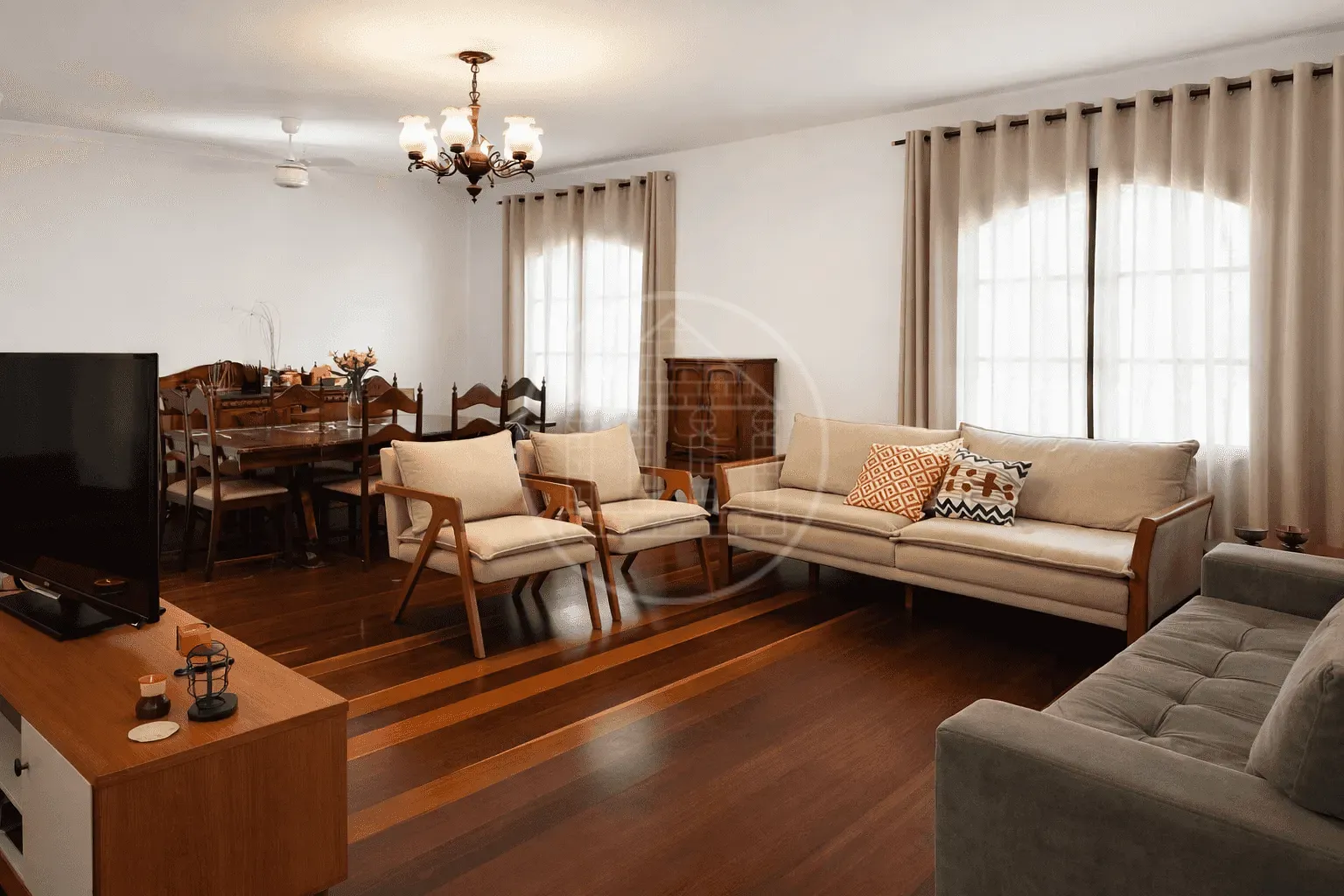 Casa, 4 quartos, 260 m² - Foto 1