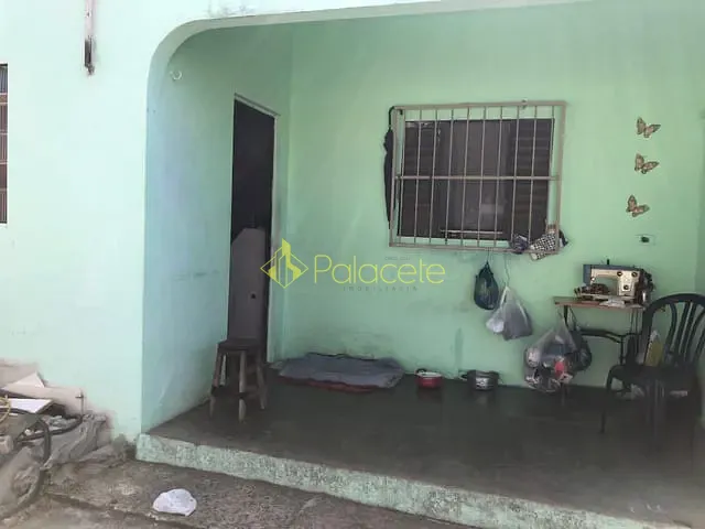 Casa com 250m² 2 quartos e 1 banheiro, à venda, no bairro Residencial Comercial Cidade Vista Alegre em Pindamonhangaba