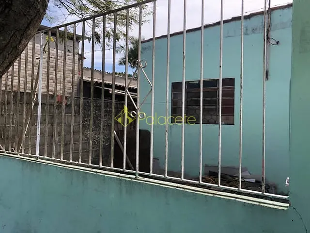 Casa com 250m² 2 quartos e 1 banheiro, à venda, no bairro Residencial Comercial Cidade Vista Alegre em Pindamonhangaba