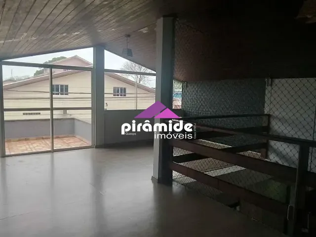 Casa com 180m² 4 quartos e 3 banheiros, para alugar, no bairro Vila Tatetuba em São José dos Campos