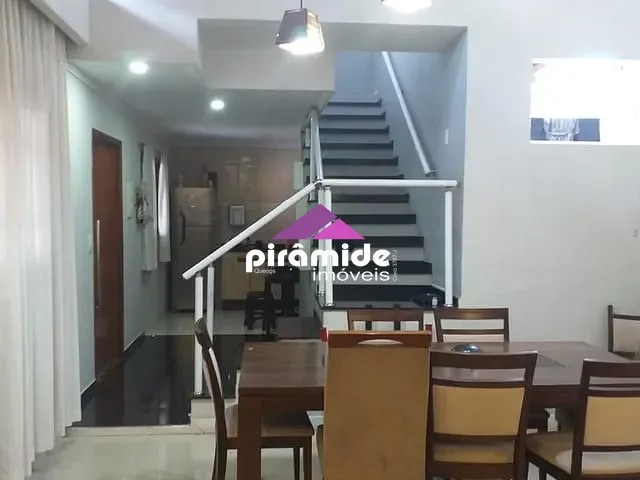 Casa com 180m² 4 quartos e 3 banheiros, para alugar, no bairro Vila Tatetuba em São José dos Campos