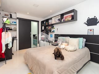 Foto do Casa-Casa tipo para venda em Parque São Domingos com 4 quartos, sendo 2 suítes, 210m²