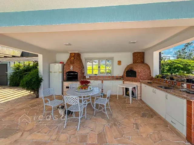 Casa com 740m² 4 quartos e 6 banheiros, à venda, no bairro Residencial Santa Helena em Caçapava