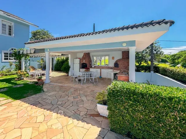 Casa com 740m² 4 quartos e 6 banheiros, à venda, no bairro Residencial Santa Helena em Caçapava