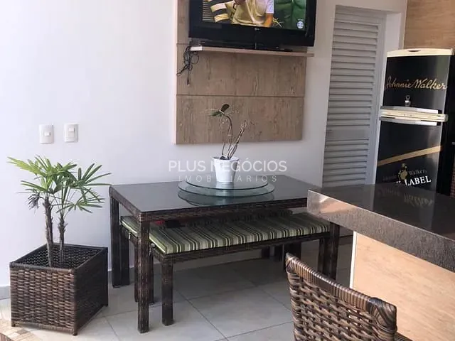 Casa com 366m² 3 quartos e 5 banheiros, à venda, no bairro Parque Residencial Villa dos Inglezes em Sorocaba