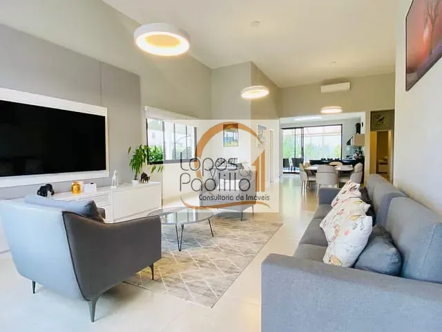 Casa com 600m² 3 quartos e 4 banheiros, à venda, no bairro Condomínio Residencial Shamballa III em Atibaia