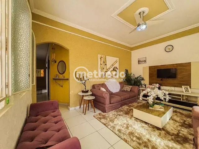 Casa com 300m² 3 quartos e 2 banheiros, à venda, no bairro Jardim Planalto de Viracopos em Campinas