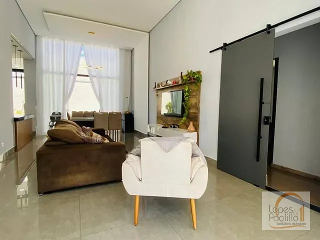 Casa com 510m² 3 quartos e 3 banheiros, à venda, no bairro Jardim Shangri-Lá em Atibaia