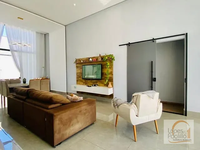 Casa com 510m² 3 quartos e 3 banheiros, à venda, no bairro Jardim Shangri-Lá em Atibaia