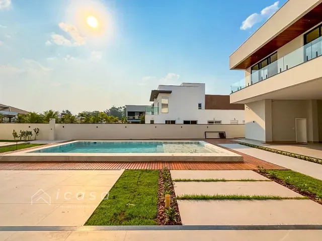 Casa com 1200m² 7 quartos e 5 banheiros, à venda, no bairro Condomínio Chácara Serimbura em São José dos Campos