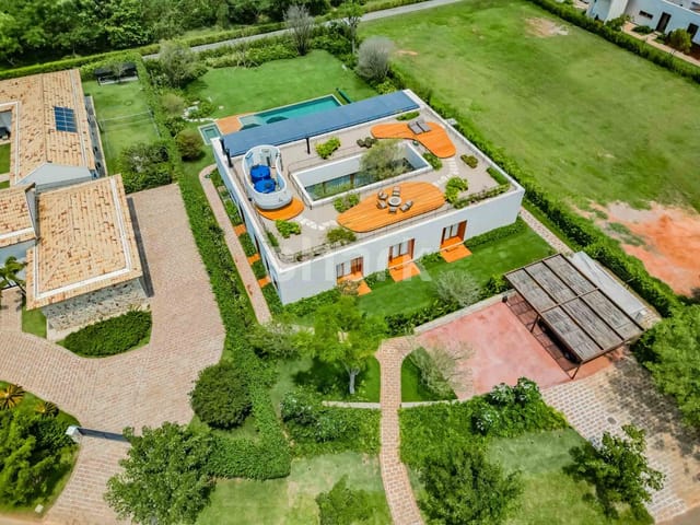 Casa com 2400m² 5 quartos e 7 banheiros, à venda, no bairro Condomínio Fazenda Boa Vista em Porto Feliz