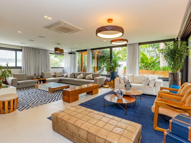 Casa com 285m² 4 quartos e 6 banheiros, à venda, no bairro Jardim Cordeiro em São Paulo