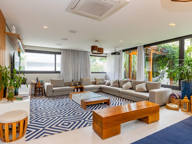 Casa com 285m² 4 quartos e 6 banheiros, à venda, no bairro Jardim Cordeiro em São Paulo