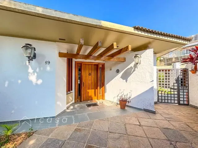 Casa com 1343m² 3 quartos e 6 banheiros, à venda, no bairro Jardim das Colinas em São José dos Campos