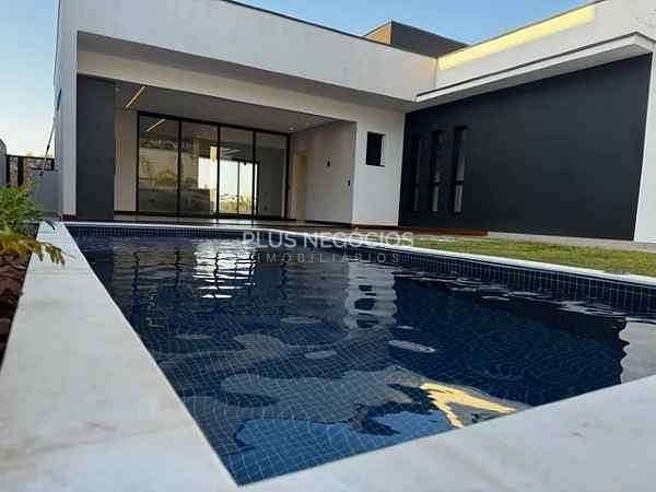 Casa à venda com 3 quartos, 250m² - Foto 2