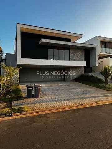 Casa à venda com 3 quartos, 250m² - Foto 1