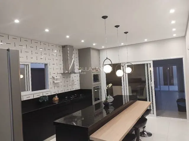 Casa com 360m² 3 quartos e 5 banheiros, à venda, no bairro Portal dos Pássaros em Boituva