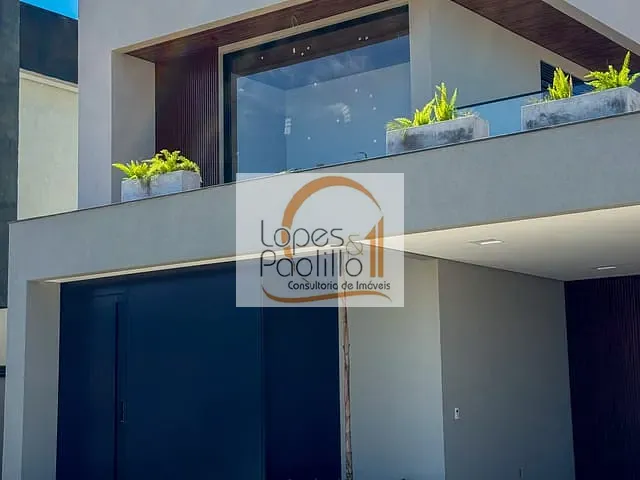 Casa com 360m² 3 quartos e 4 banheiros, à venda, no bairro Vila Santista em Atibaia