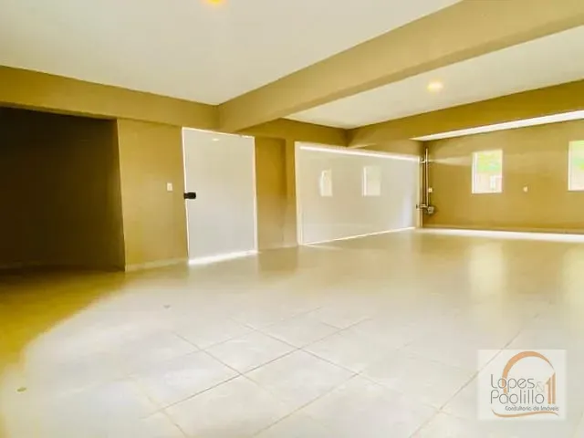 Casa com 720m² 3 quartos e 2 banheiros, à venda, no bairro Jardim Itaperi em Atibaia