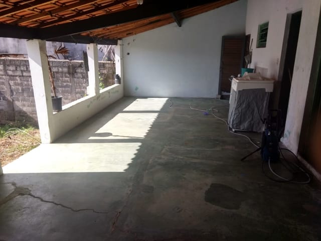 Casa com 250m² 2 quartos e 2 banheiros, à venda, no bairro Jardim Sandra Maria em Taubaté