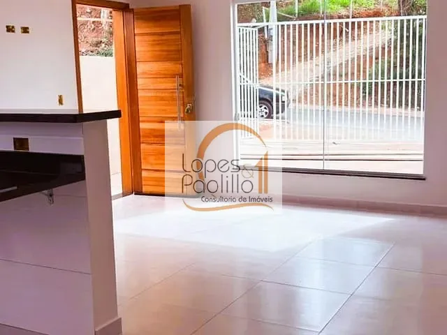 Casa com 150m² 2 quartos e 2 banheiros, à venda, no bairro Jardim Santo Antônio em Atibaia