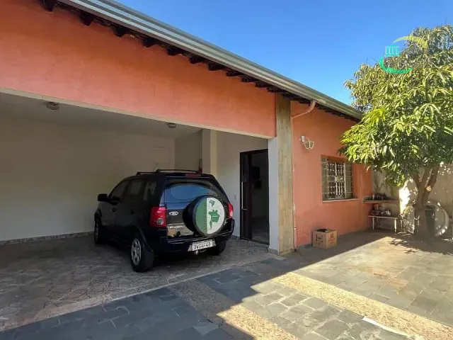 Casa 4 quartos e 3 banheiros, à venda, no bairro Jardim Nilópolis em Campinas