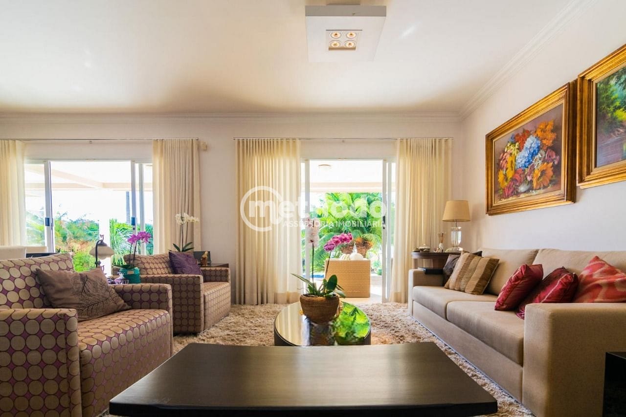 Casa, 4 quartos, 329 m² - Foto 1