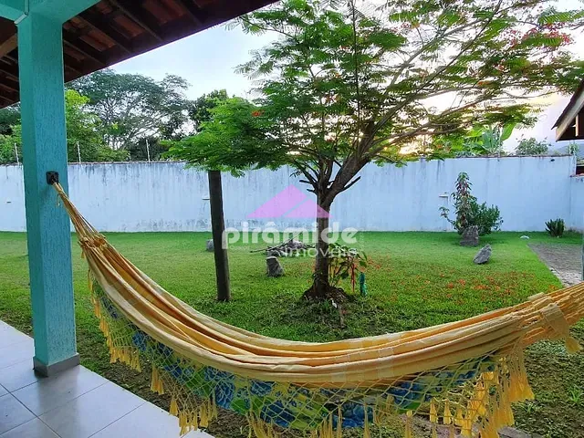 Casa com 650m² 3 quartos e 1 banheiro, à venda, no bairro Massaguaçu em Caraguatatuba