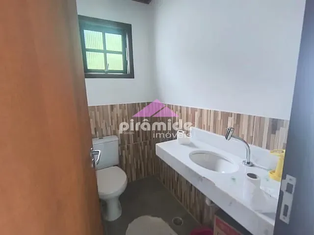 Casa com 650m² 3 quartos e 1 banheiro, à venda, no bairro Massaguaçu em Caraguatatuba