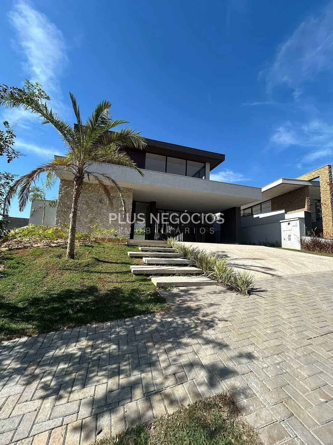 Casa, 4 quartos, 358 m² - Foto 2