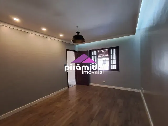 Casa com 125m² 3 quartos e 3 banheiros, para alugar, no bairro Jardim das Indústrias em São José dos Campos