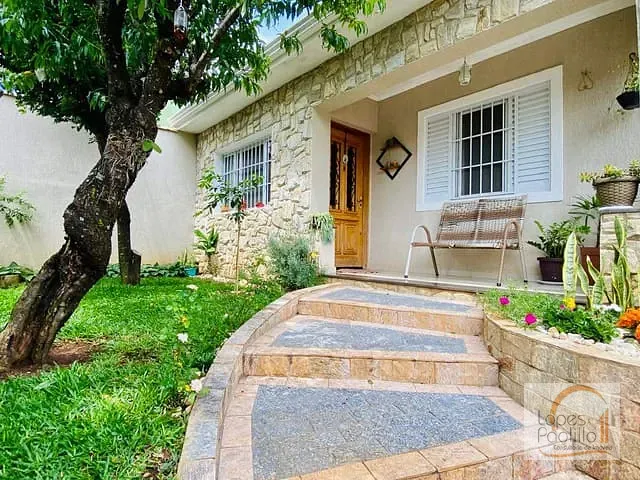 Casa com 350m² 2 quartos e 2 banheiros, à venda, no bairro Atibaia Jardim em Atibaia