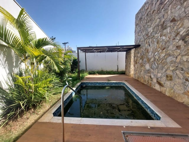 Foto do Casa - Casa à Venda com 3 Dormitórios, 3 Suítes e 236 m² de Área Útil no Residencial Monte Carlo – Conforto e Sofisticação em um Bairro Tranquilo | Plus Negócios Imobiliários