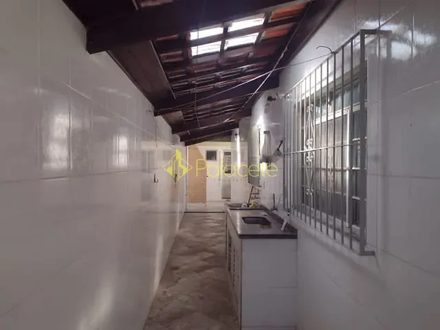 Casa com 255m² 3 quartos e 2 banheiros, à venda, no bairro Chácara Tropical em Potim