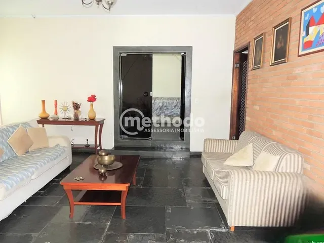 Casa com 400m² 4 quartos e 4 banheiros, à venda, no bairro Parque São Quirino em Campinas