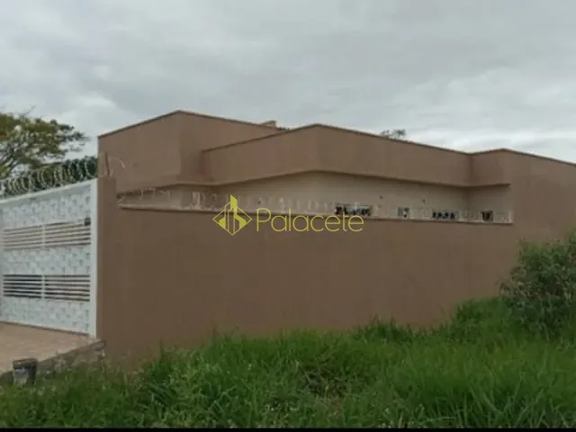Casa com 250m² 3 quartos e 2 banheiros, à venda, no bairro Vitória Vale III em Pindamonhangaba