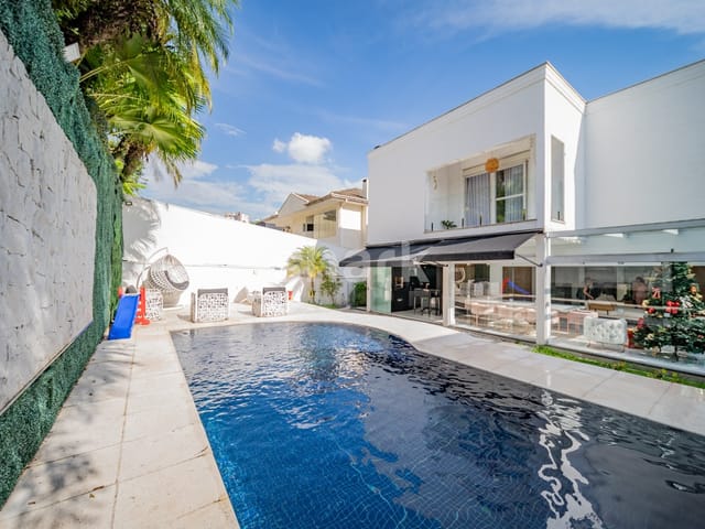 Casa com 490m² 4 quartos e 6 banheiros, à venda, no bairro Alphaville em Santana de Parnaíba
