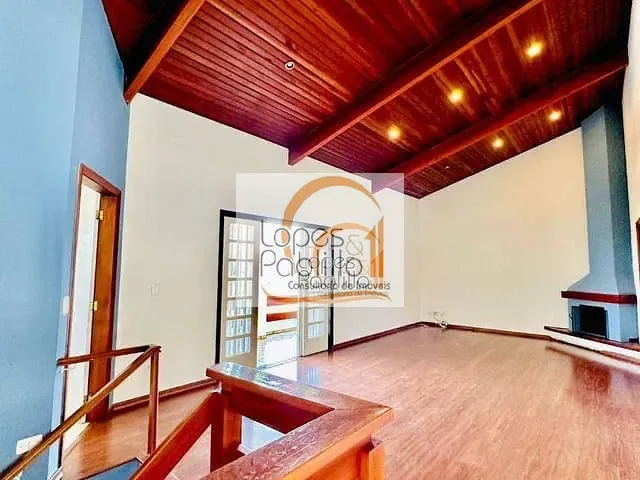 Casa com 1054m² 4 quartos e 5 banheiros, para alugar, no bairro Condomínio Flamboyant-B em Atibaia