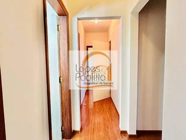 Casa com 1054m² 4 quartos e 5 banheiros, para alugar, no bairro Condomínio Flamboyant-B em Atibaia