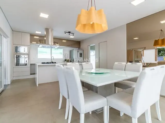 Casa com 423m² 4 quartos e 5 banheiros, à venda, no bairro Vossoroca em Votorantim