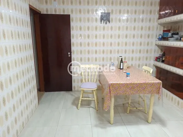 Casa com 1800m² 4 quartos e 3 banheiros, à venda, no bairro Dos Silva em Morungaba