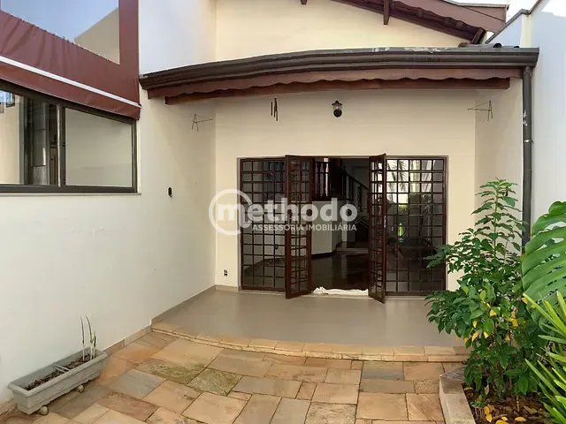 Casa com 250m² 4 quartos e 4 banheiros, à venda, no bairro Jardim Santa Genebra em Campinas