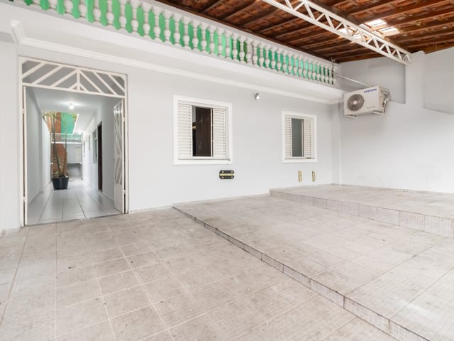 Casa com 196m² 5 quartos e 4 banheiros, à venda, no bairro Parque Maria Domitila em São Paulo