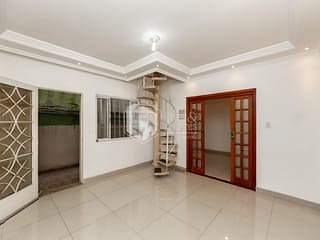 Foto do Casa-Casa tipo para venda em Vila Nossa Senhora do Retiro com 4 quartos, 180m²