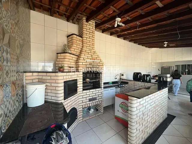 Casa com 250m² 4 quartos e 3 banheiros, à venda, no bairro Jardim Archila em Votorantim